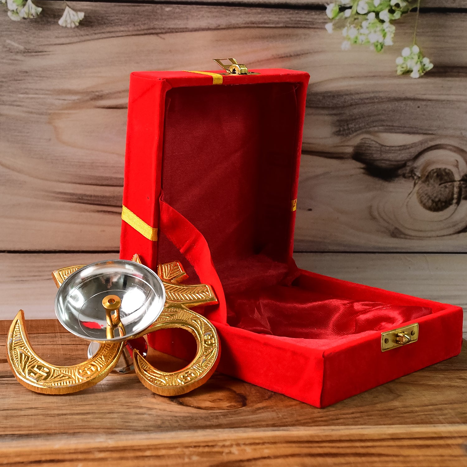Om Symbol Brass Oil Diya (1 Pc)