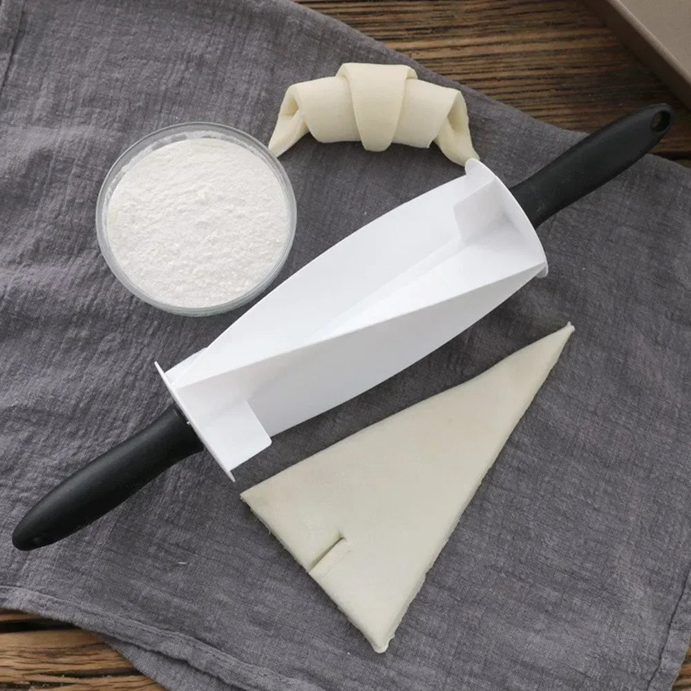 1pc Croissant Dough Cutter Plastic Quick Easy Rolling Mold with Handle Puff Pastry Roller Kitchen Mold Baking Tool