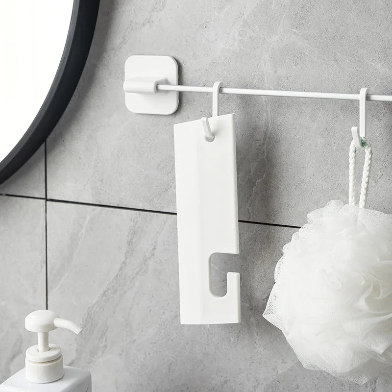 Glass Wall Wiper Toilet Window Decontamination Cleaner Household Cleaning Tools Hanging Bathroom Mirror Surface Silicone Wiper