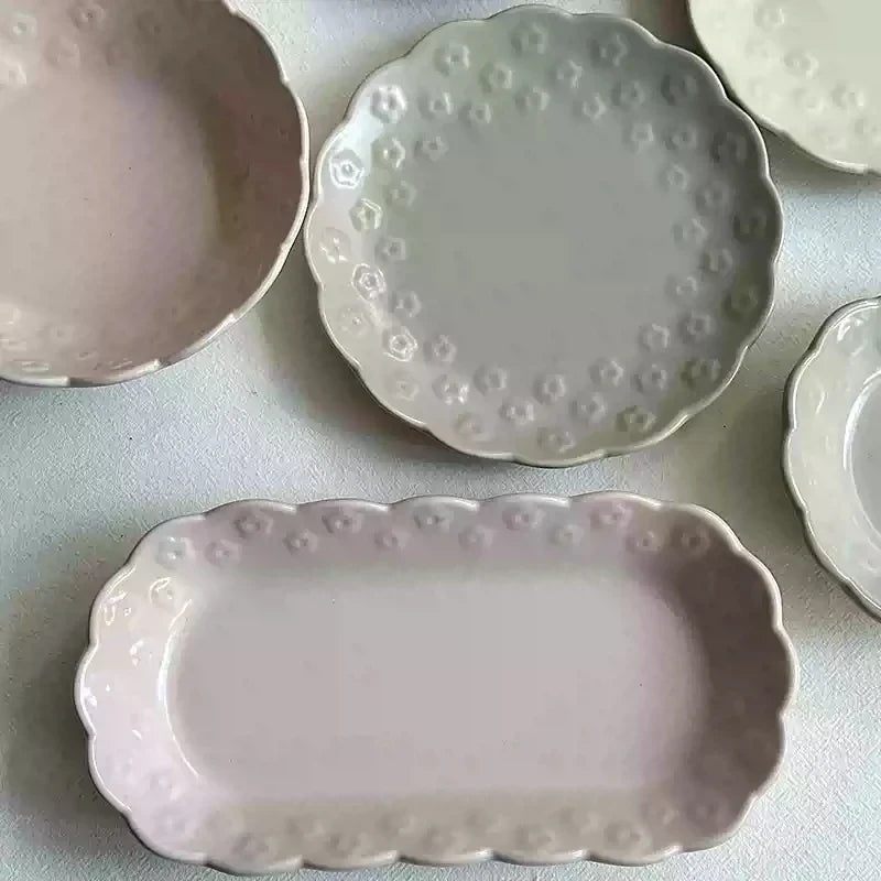 European Style Relief Flower Ceramic Tableware High Quality Breakfast Fruit Salad Bowl Solid Color Simple Pastry Bread Plates