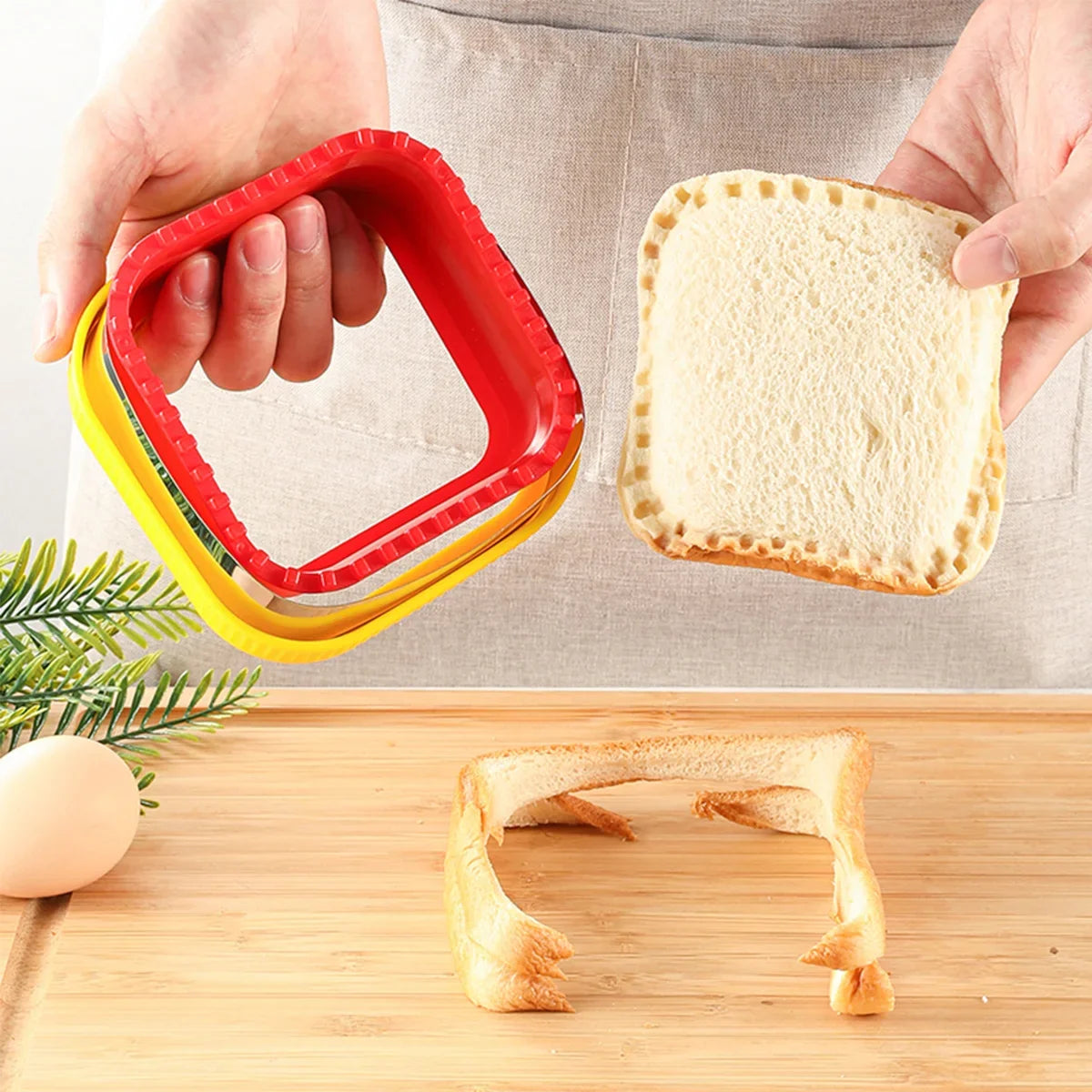 Sandwich cutting and sealing machines, biscuit plastic cutting machines, household kitchen tools, baking molds, creative cutting