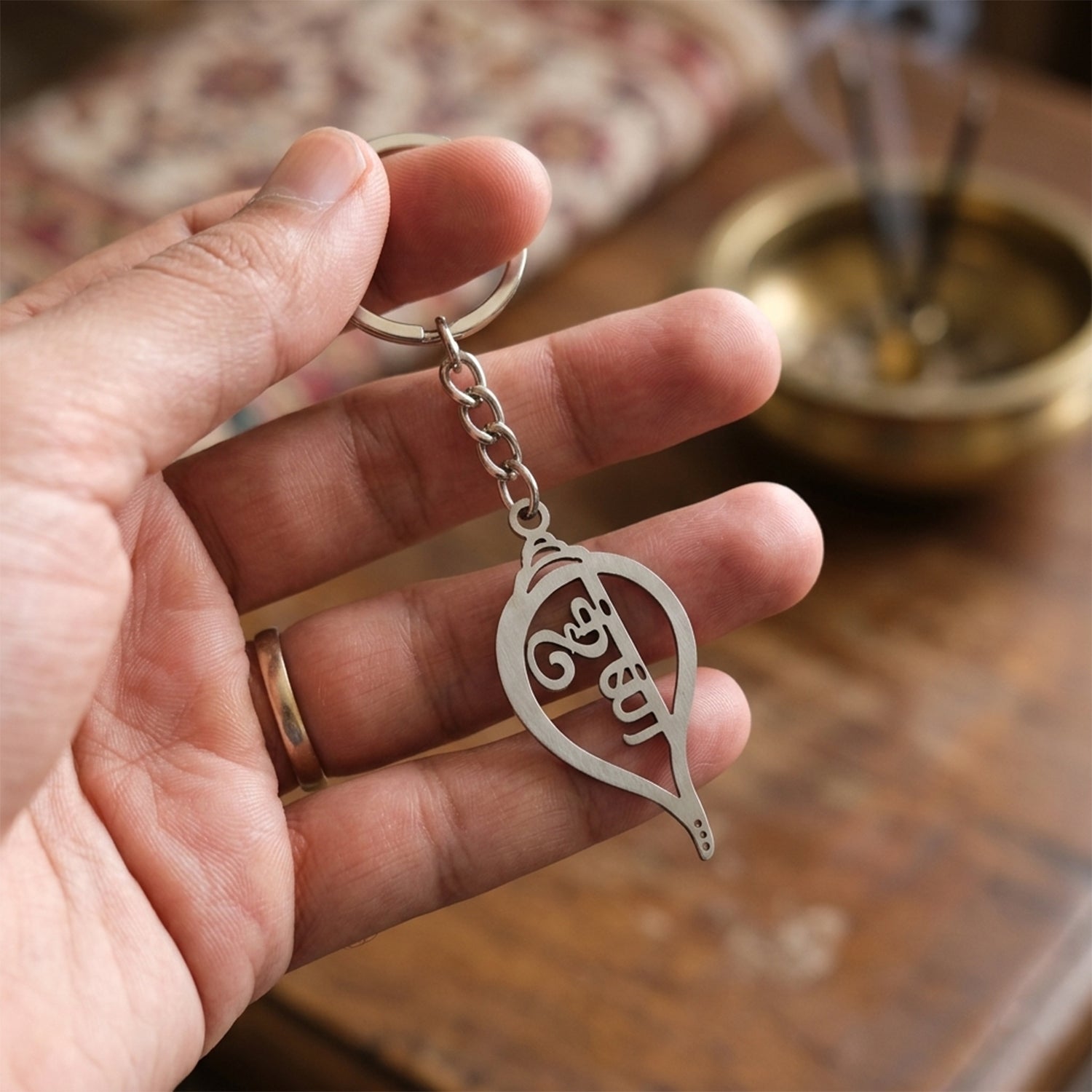 Premium Metal Shankh Krishna Keychain 1 Pc