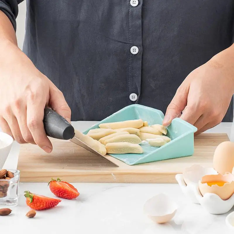 Dough Chopper Stainless Steel Kitchen Food Cutter Multi-purpose Kitchen Food Cutter Bench Cutter Kitchen Dough Scraper With